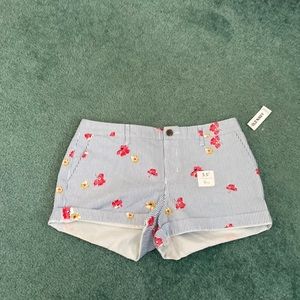 Old Navy: Everyday short,blue and white striped with flowers